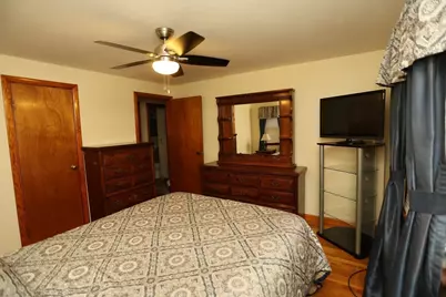 106 N Brook Rd, Springfield, MA 01119 - Photo 8