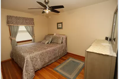106 N Brook Rd, Springfield, MA 01119 - Photo 4