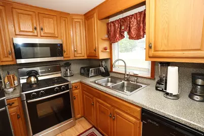 106 N Brook Rd, Springfield, MA 01119 - Photo 12