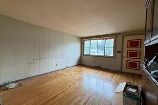27 Dillon St, Worcester, MA 01604 - Photo 8