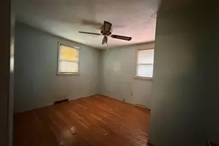 27 Dillon St, Worcester, MA 01604 - Photo 10