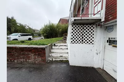 27 Dillon St, Worcester, MA 01604 - Photo 4