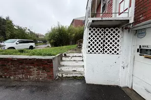 27 Dillon St, Worcester, MA 01604 - Photo 4