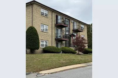 81 High St #4, Amesbury, MA 01913 - Photo 2