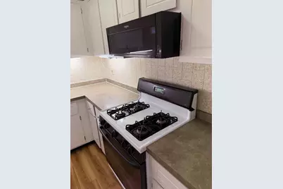 81 High St #4, Amesbury, MA 01913 - Photo 6