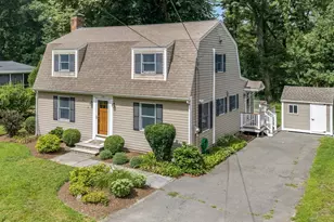 135 Linebrook Rd, Ipswich, MA 01938 - Photo 2