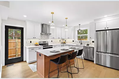 22 Belknap Court, Concord, MA 01742 - Photo 4