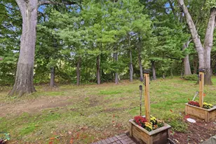 18 Mansion Woods Dr, Agawam, MA 01001 - Photo 30