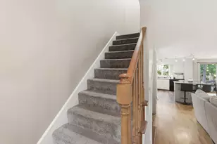 18 Mansion Woods Dr, Agawam, MA 01001 - Photo 16
