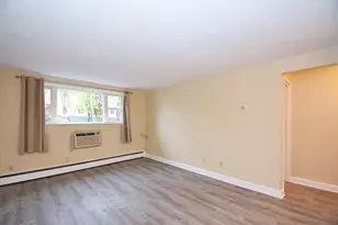 1105 Lexington St, Waltham, MA 02452 - Photo 6