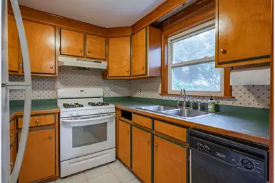 5 Martin Dr, Billerica, MA 01821 - Photo 4