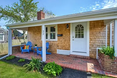 32 Washington Ave Ext, Barnstable, MA 02601 - Photo 2