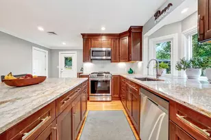 19 Rockwood St, Melrose, MA 02176 - Photo 10