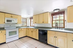 218 Sandwich St, Plymouth, MA 02360 - Photo 14
