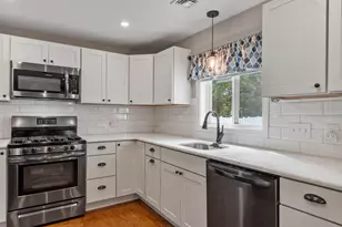 36 Harkins St, Lancaster, MA 01523 - Photo 8