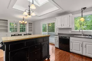10 Millbrook Dr, Plainville, MA 02762 - Photo 2