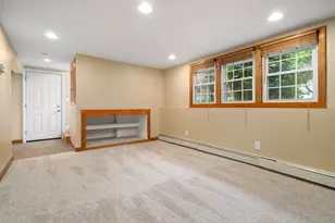 10 Millbrook Dr, Plainville, MA 02762 - Photo 16