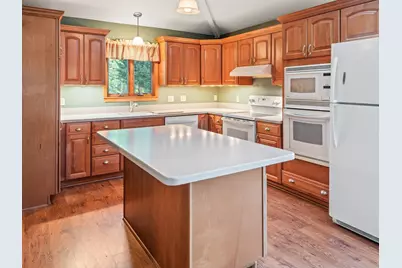 145 E Main St, Hopkinton, MA 01748 - Photo 10