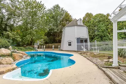 648 Pleasant St, Somerset, MA 02726 - Photo 8