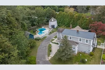 648 Pleasant St, Somerset, MA 02726 - Photo 2