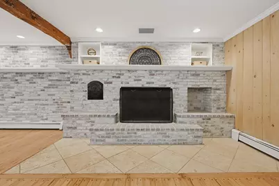 33 Lufkin St, Essex, MA 01929 - Photo 4