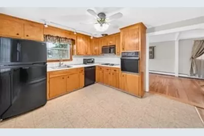 33 Fairchild Ave, Saugus, MA 01906 - Photo 8