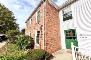 38 Yorktown Dr, Springfield, MA 01108 - Photo 2