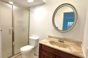 38 Yorktown Dr, Springfield, MA 01108 - Photo 16