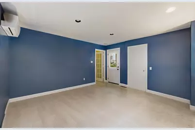 9 Walnut St #B, Northampton, MA 01060 - Photo 6