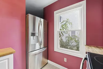 9 Walnut St #B, Northampton, MA 01060 - Photo 12