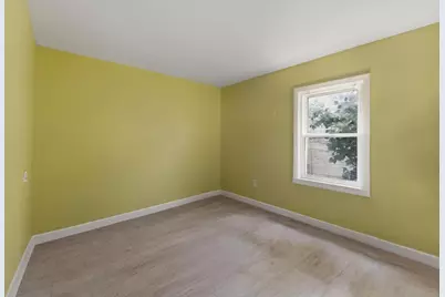 9 Walnut St #B, Northampton, MA 01060 - Photo 16