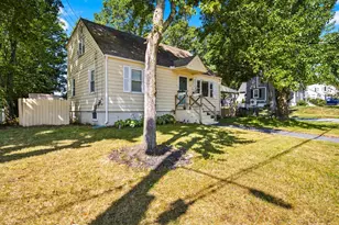26 Sunset Rd, Dracut, MA 01826 - Photo 1
