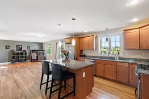 18 Blue Grass Cir, Taunton, MA 02780 - Photo 10