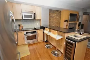 396 Beacon St, Boston, MA 02116 - Photo 2
