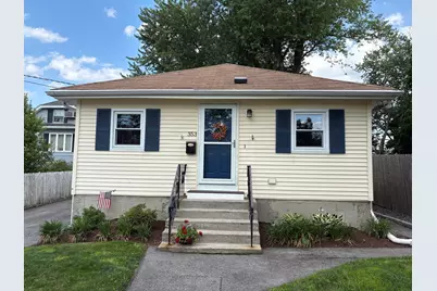 353 Massasoit, East Providence, RI 02914 - Photo 4