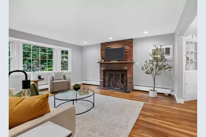 25 Gray Ter, Bedford, MA 01730 - Photo 4
