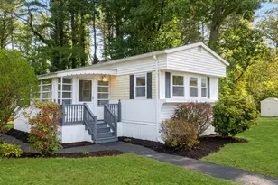 46 Maplewood Dr, Halifax, MA 02338 - Photo 2