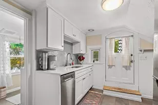 14 Washington St, Plymouth, MA 02360 - Photo 6
