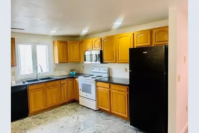 1 Hatfield St #5, Worcester, MA 01604 - Photo 4