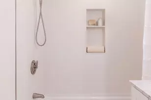 528 E 7th St, Boston, MA 02127 - Photo 14