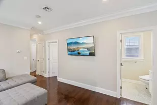 1048 Saratoga St, Boston, MA 02128 - Photo 8