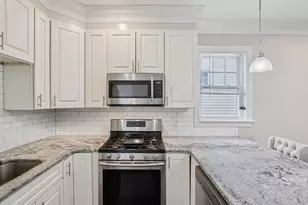 1048 Saratoga St, Boston, MA 02128 - Photo 4