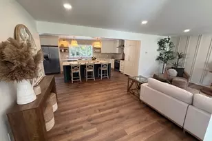 316 Walnut Plain Rd, Rochester, MA 02770 - Photo 2