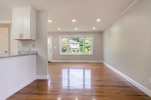 39 Ruby Ct, Dartmouth, MA 02747 - Photo 8
