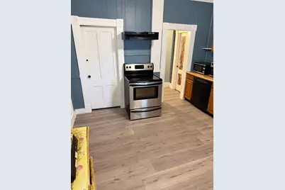 28-30 Nelson Ave, Springfield, MA 01109 - Photo 6
