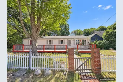 7 Upton St, Fitchburg, MA 01420 - Photo 2