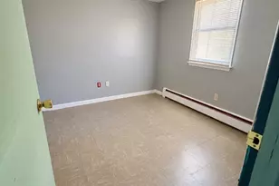 7 Upton St, Fitchburg, MA 01420 - Photo 8