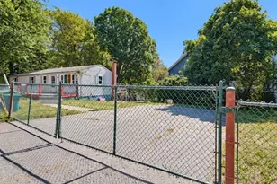 7 Upton St, Fitchburg, MA 01420 - Photo 18