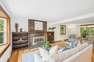 18 Eleanor Rd, Walpole, MA 02081 - Photo 8