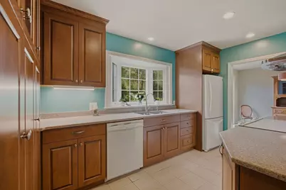 66 Eleanor St, Dartmouth, MA 02747 - Photo 8